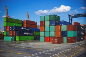 Import - co to? Definicja i podstawowe informacje